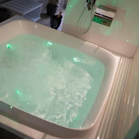 123 Luxury Con Jacuzzi فندق مبيت وإفطار