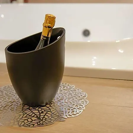 123 Luxury Con Jacuzzi 4*