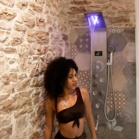 Bed & Breakfast 123 Luxury Con Jacuzzi 4*